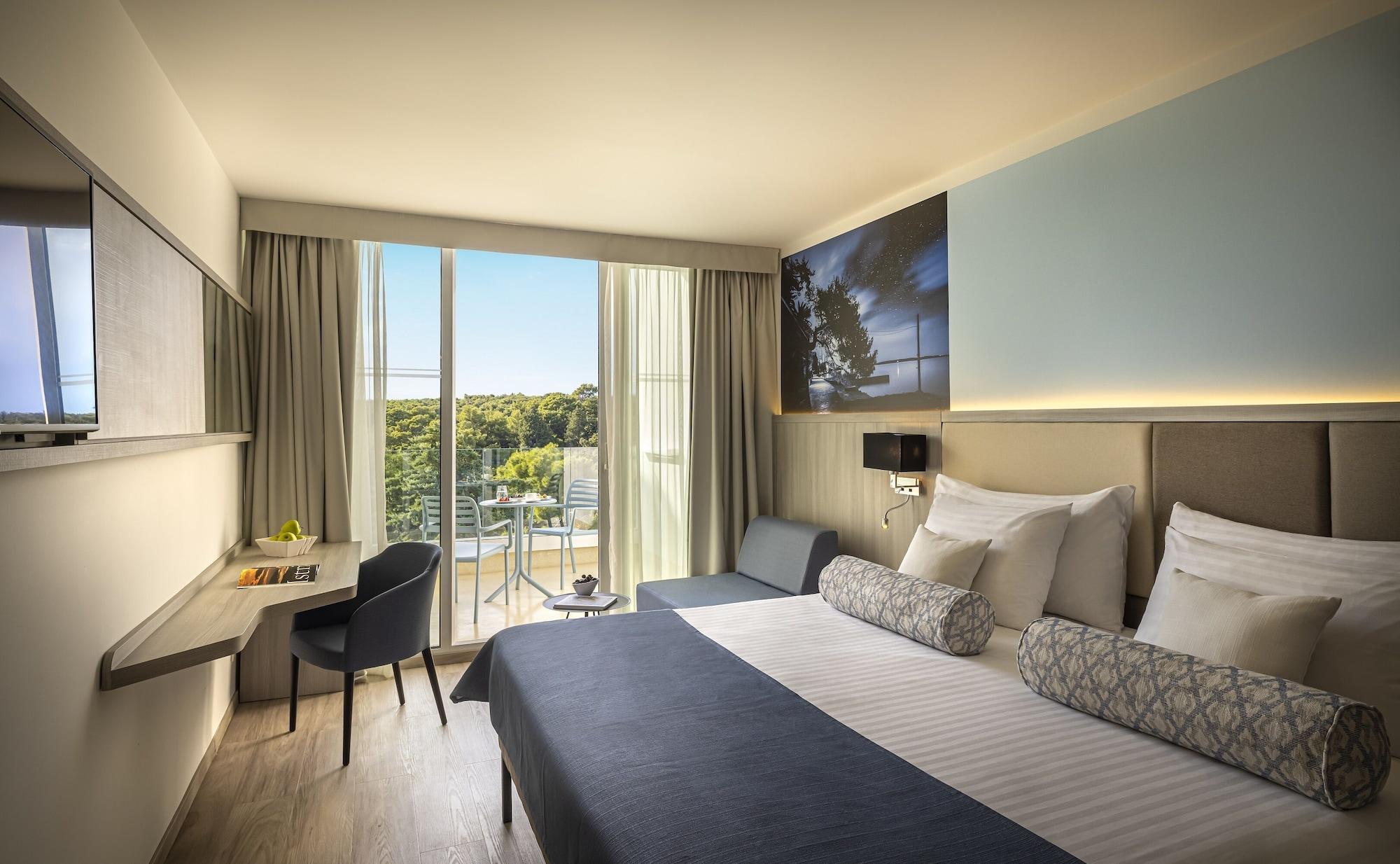 Valamar Carolina Hotel & Villas Kampor Exterior photo